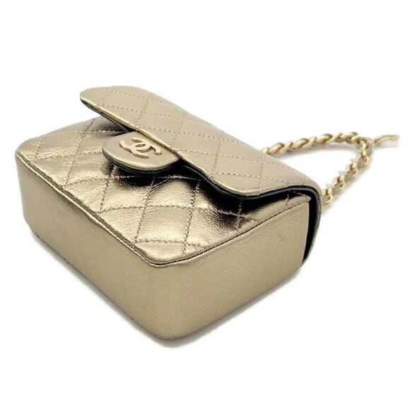 CHANEL Mini Mini Matelasse Bag Charm Lambskin Gold - Picture 2 of 16